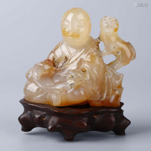 AN AGATE FIGURE OF LUOHAN