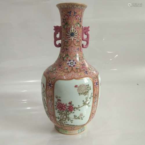 A GILT FAMILLE ROSE VASE WITH QIANLONG MARK