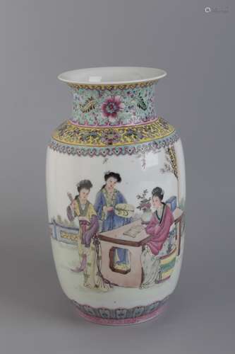 A FAMILLIE ROSE VASE WITH QIANLONG VASE