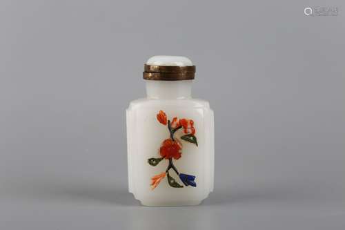 A GLASSE SNUFF BOTTLE