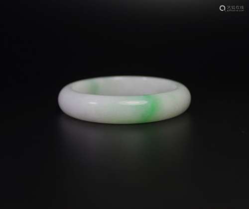 A JADEITE BRACELET