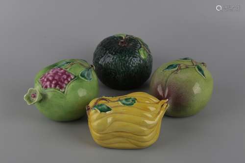 FOUR PIECE OF FRUIT FIGURE VASE