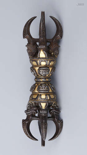 A TIBET GILT BRONZE VAJRY PESTLE