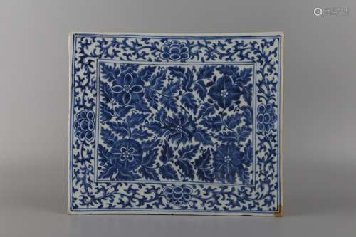 A BLUE AND WHITE PORCELAIN PLAQUE