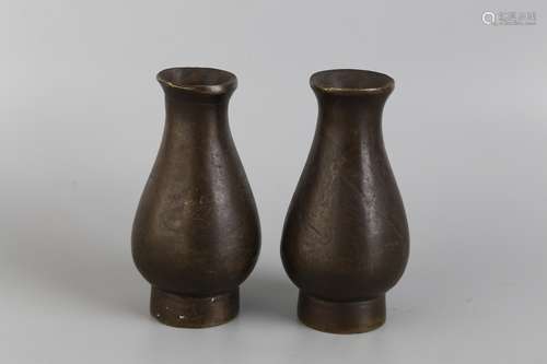 A PAIR OF BRONZE VASE