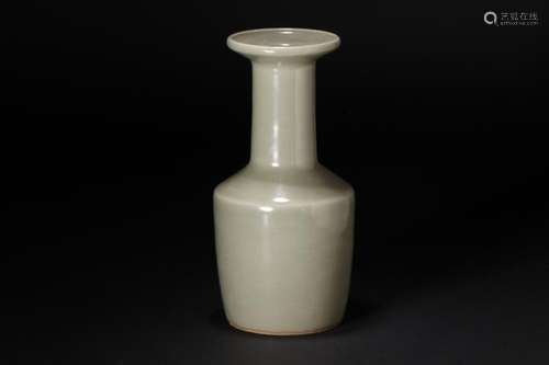 A LONGQUAN WARE VASE