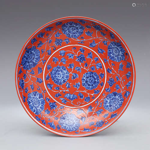 A RED AND BLUE LOTUS PLATE