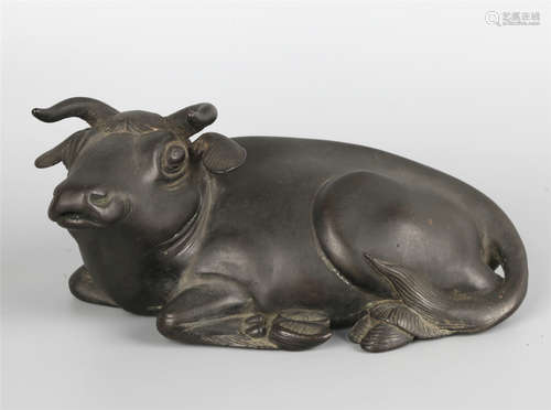 A BRONZE CATTLE PAPERWEIGHT