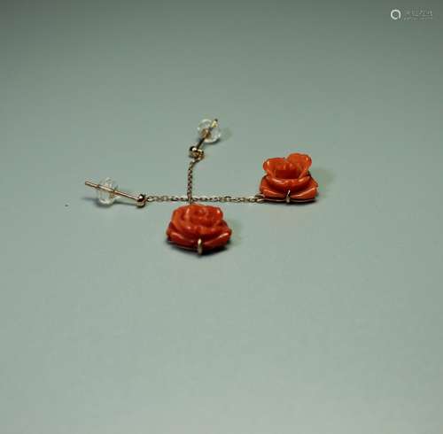 A PAIR OF CORAL ROSE SHAPE EARINGS