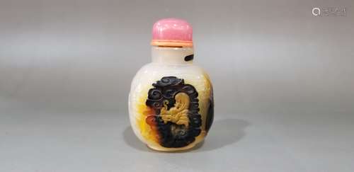 AN AGATE SNUFF BOTTLE