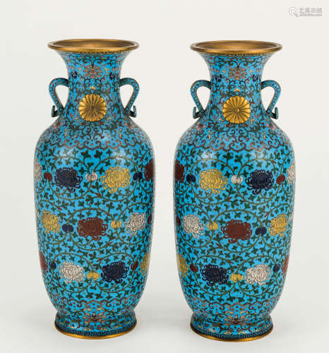 民国 铜胎珐琅彩菊纹花瓶 （一对）