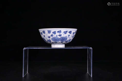 A BLUE&WHITE INTERLOCK LOTUS BRANCH PATTERN BOWL