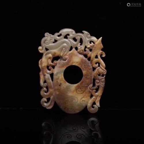 AN OLD HEART-SHAPED HETIAN JADE PENDANT