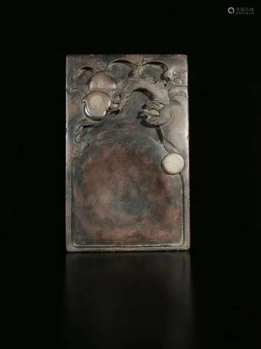 17-19TH CENTURY, A PEACH PATTERN DUAN INKSTONE, QING DYNASTY