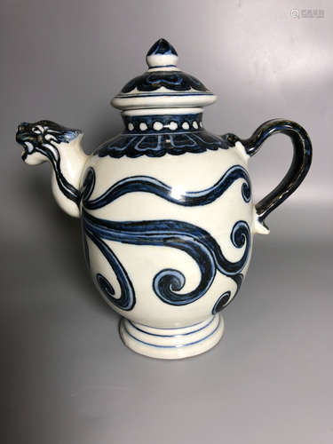 14TH-16TH CENTURY, A BLUE & WHITE EWER, MING DYNASTY