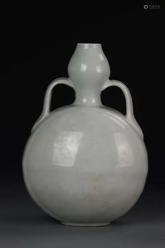 Chinese White Glazed Moon Flask Vase