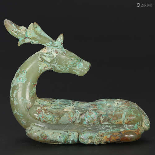 CHINESE ARCHAIC JADE DEER