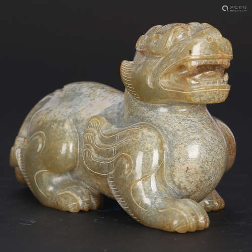 CHINESE ARCHAIC JADE BEAST