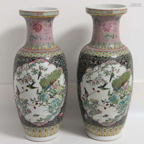 CHINESE PAIR OF FAMILLE ROSE PORCELAIN VASE