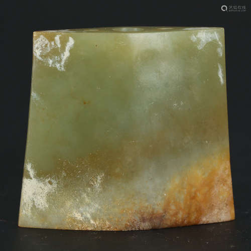 CHINESE ARCHAIC JADE PENDANT