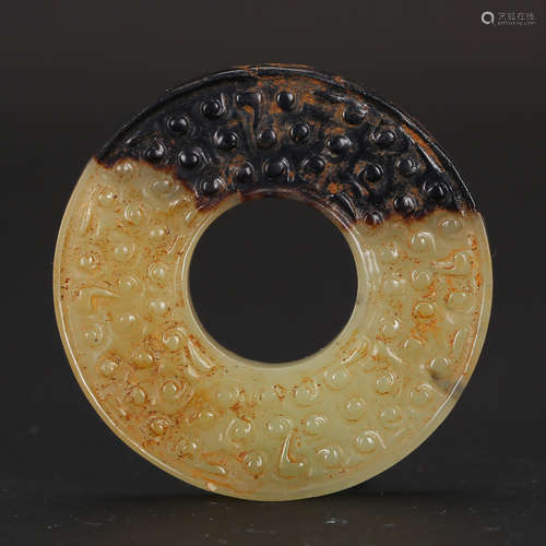 CHINESE ARCHAIC JADE PENDANT