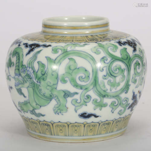 CHINESE FAMILLE VERTE PORCELAIN JAR