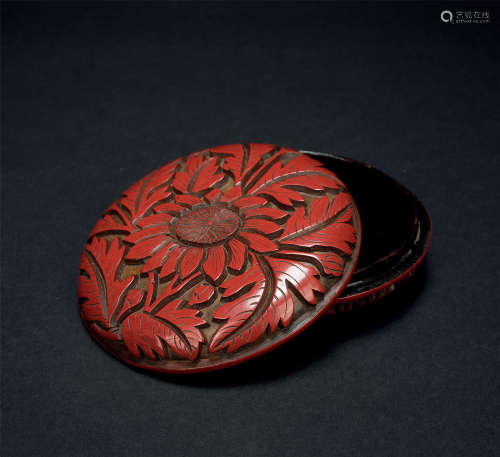 元-明 剔紅菊瓣紋香盒