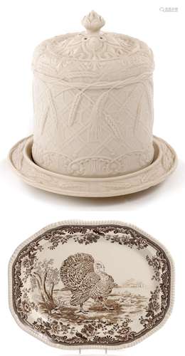 Grand plat en faïence de Spode England représentant un dindon. 57.5x45 cm. On y [...]