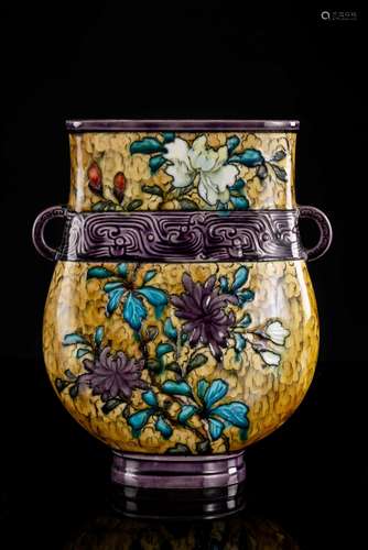 Théodore Deck (1823-1891), vase gourde en faïence émaillée à décor de fleurs [...]