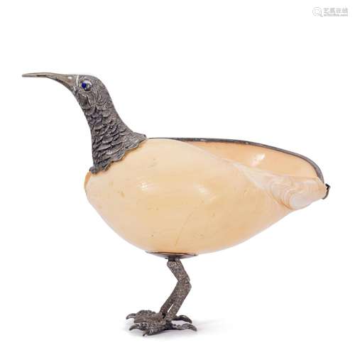 Oiseau en coquillage et métal argenté par Binazzi Firenze H. 16.5x20x10 cm [...]