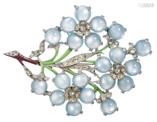 Broche de Coco Chanel de 1935 en forme de fleurs avec strass et boules de verre [...]