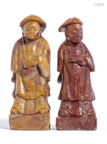2 statuettes en stéatite ou pierre de Shoushan 守善 représentant des Chinois [...]