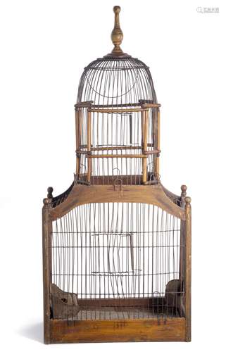 Cage à oiseaux en bois et fil de fer vers 1900 H. 83x36.5x22.3 cm -