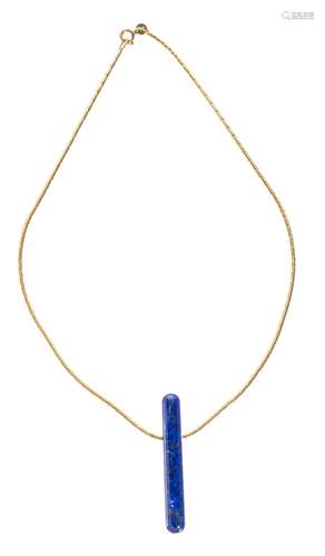 Collier ras-de-cou L.38 cm en or .750 avec pendentif en lapis lazuli. L. 4.8 [...]