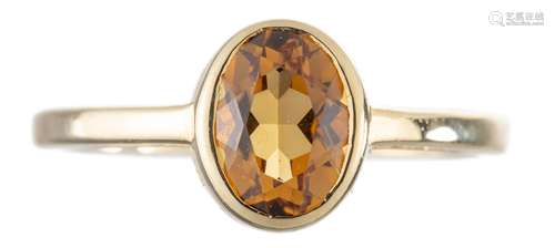 Bague en or .750 avec une citrine de forme ovale de ~1.8 ct sertie clos. T. 57 Poids [...]