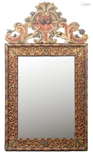 Grand miroir de forme rectangulaire en bois sculpté à décor de rinceaux et [...]