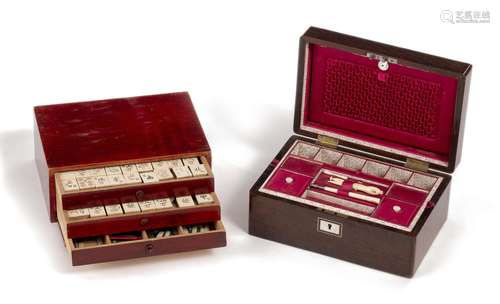 Coffret à bijoux en palissandre et incrusté de rectangles de nacre, l'un sur le [...]