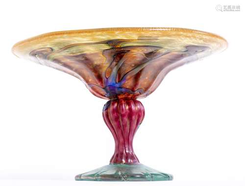 Jean-Claude Novaro (1943-2014), coupe sur pied en verre soufflé. Pièce signée [...]