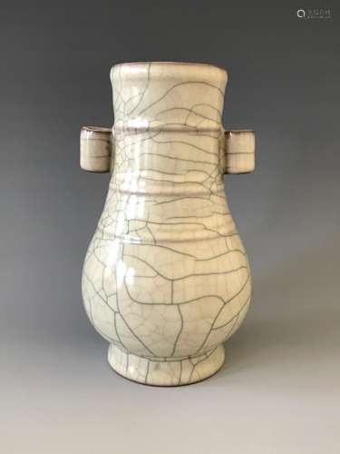 A GE-TYPE VASE