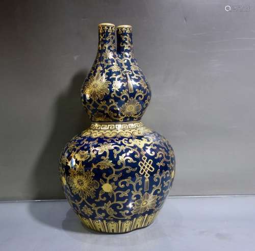 A GILT-DECORATED GOURD VASE, QIANLONG MARK