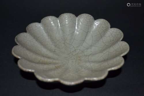 A KUAN YAO PETAL-FORM PLATE