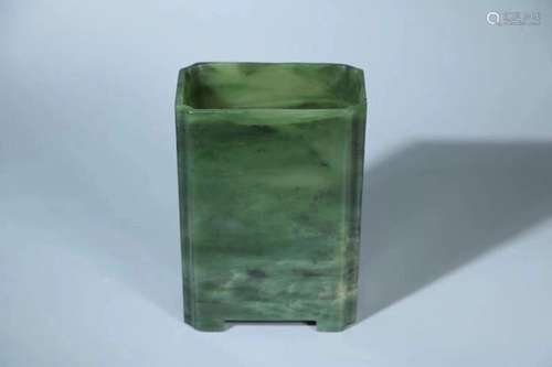 A GREEN JADE BRUSH POT