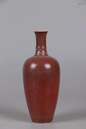 A RED GLAZED VASE, KANGXI MARK