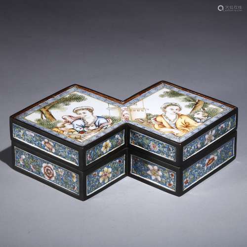 A PAINTED ENAMEL BOX AND COVER, QIANLONG MARK