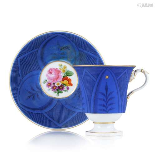 Seltene Tasse mit Untertasse. Meissen. Um 1820.