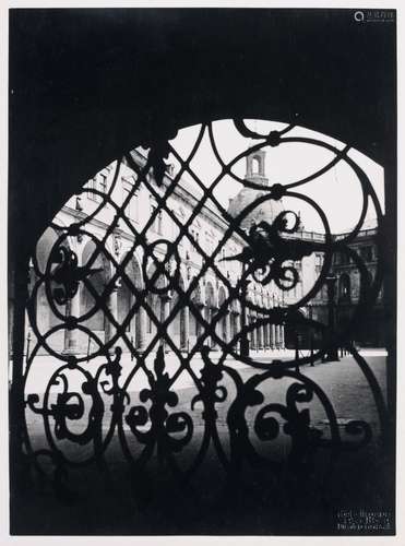 Christine Bellmann und Pan Walther, Dresden - Blick in den Stallhof. 1945.