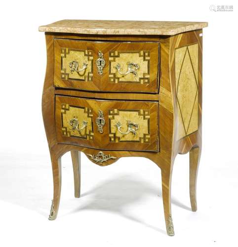 SMALL CHEST OF DRAWERS,