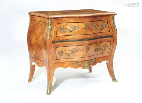 SMALL COMMODE,