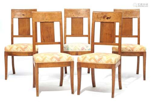SET OF 5 CHAIRS,