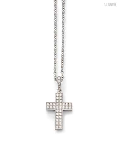 DIAMOND PENDANT WITH CHAIN.